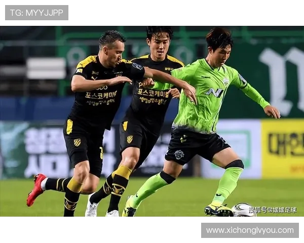 蔚山现代与江原比赛因天气原因推迟球迷期待新赛程安排